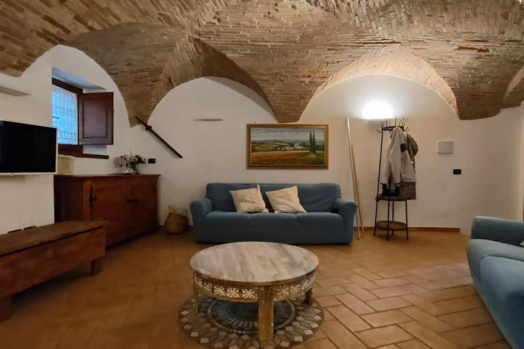 La Cantina Dei Cappuccini Spello Εξωτερικό φωτογραφία
